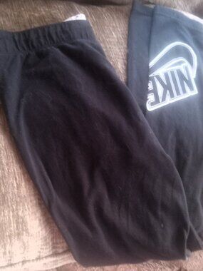 NWOT Nike Girl's Black Leggings W/ White Logo On Leg - Size XL Girls'